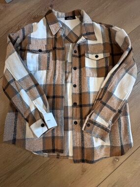 Trendy Queen Plaid Button-Up — Tan, Cream & Brown